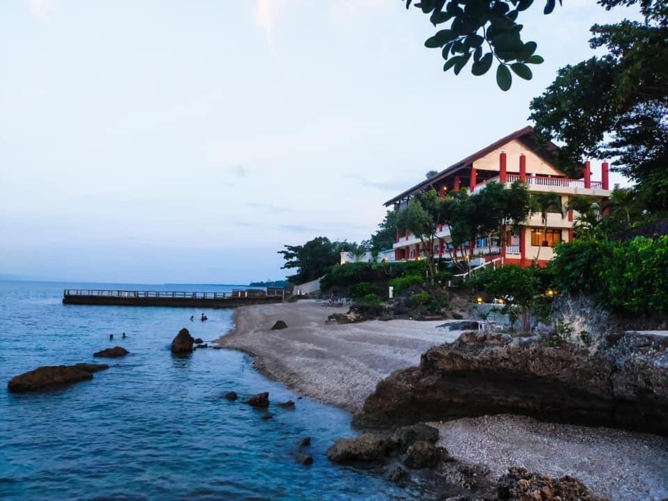 Wuthering Heights Bed & Breakfast By The Sea 두마구에테 외부 사진