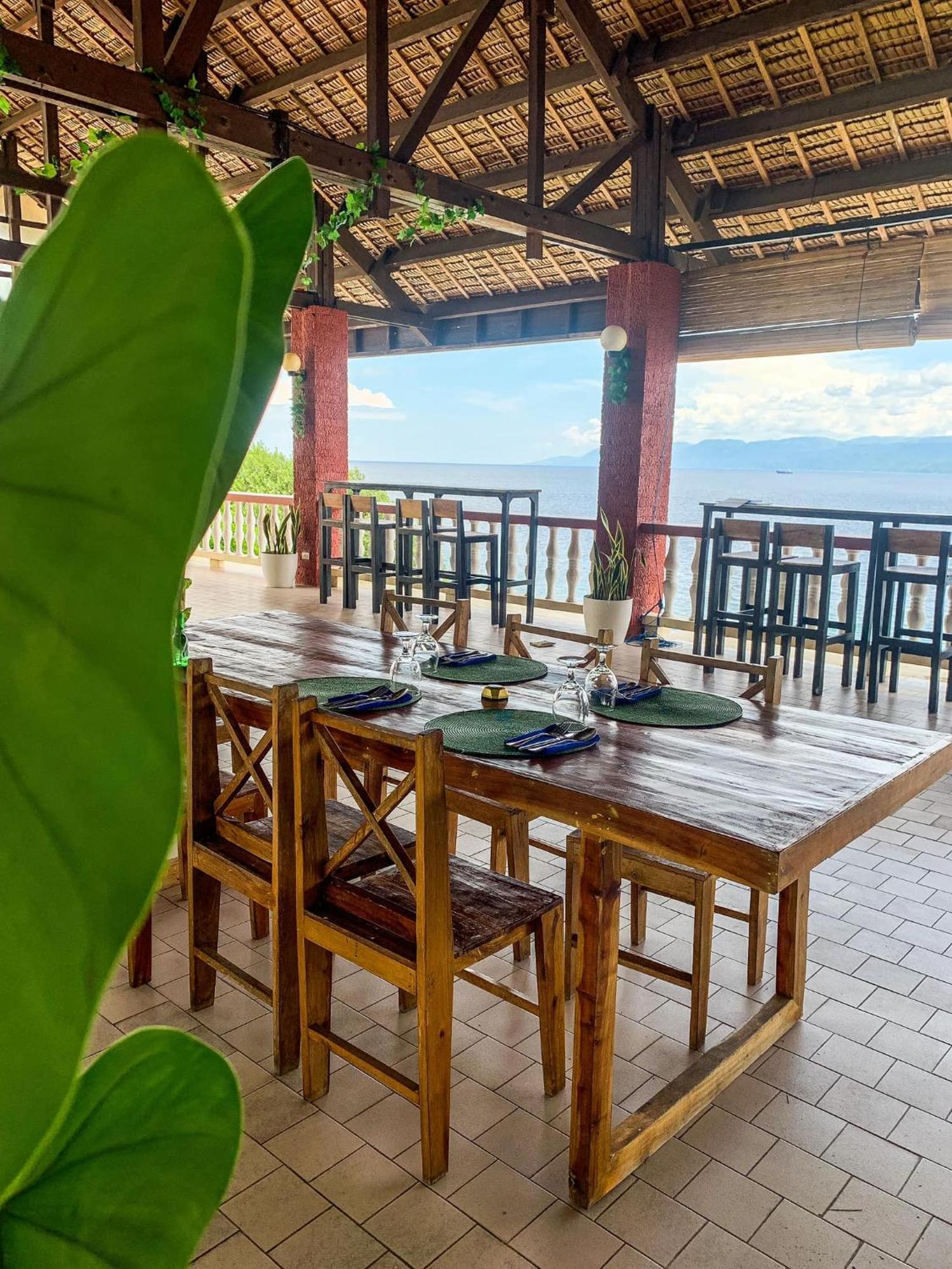 Wuthering Heights Bed & Breakfast By The Sea 두마구에테 외부 사진