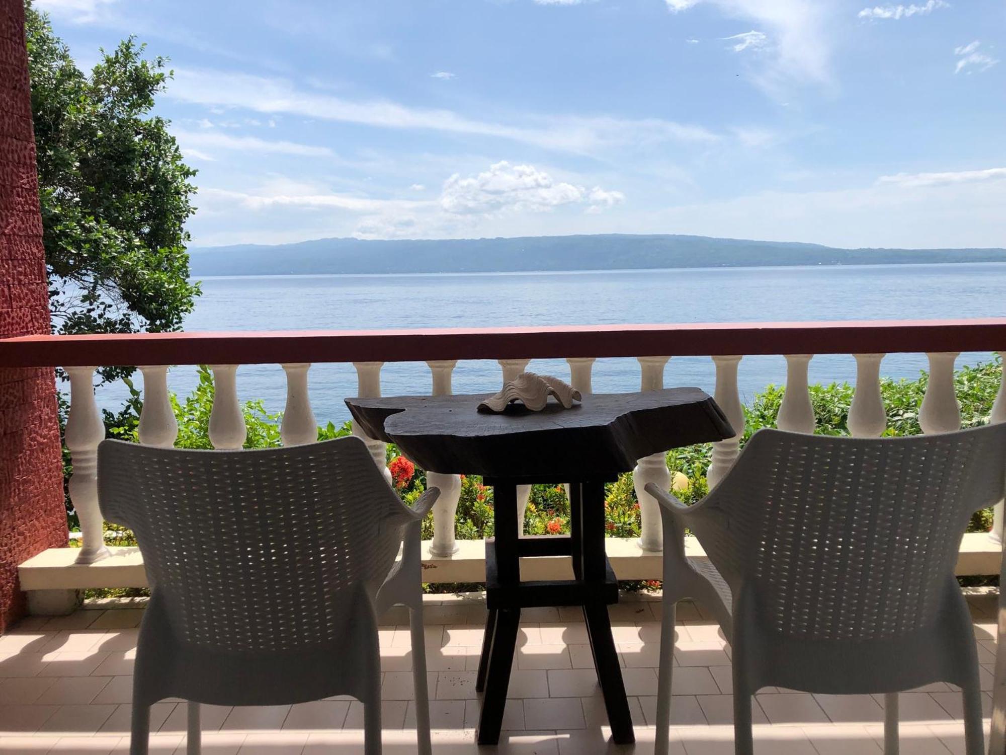 Wuthering Heights Bed & Breakfast By The Sea 두마구에테 외부 사진