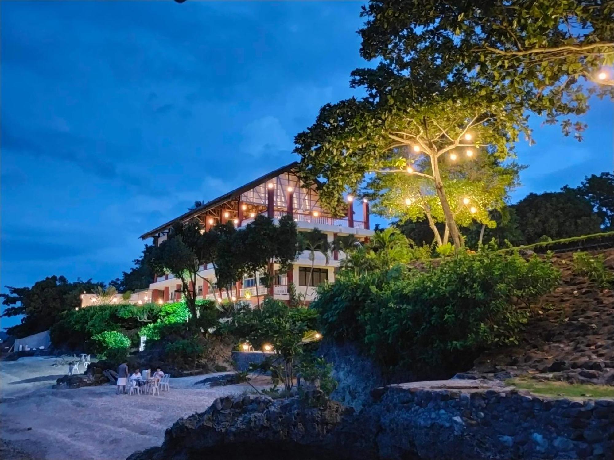 Wuthering Heights Bed & Breakfast By The Sea 두마구에테 외부 사진